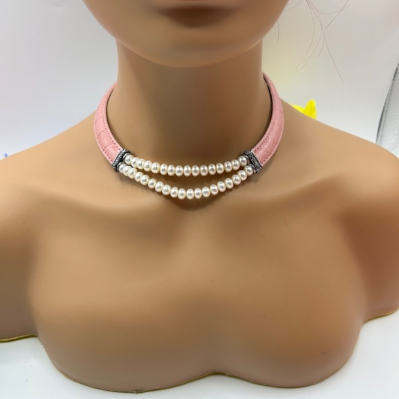Honora Mandarin Pearl Necklace & Bracelet Set – Pink Leather & White Pearls - Picture 3 of 5